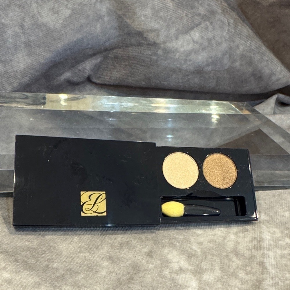 Estee Lauder Black Case with‎ Gold Eyeshadow Duo tea, biscuit, and cinnamon